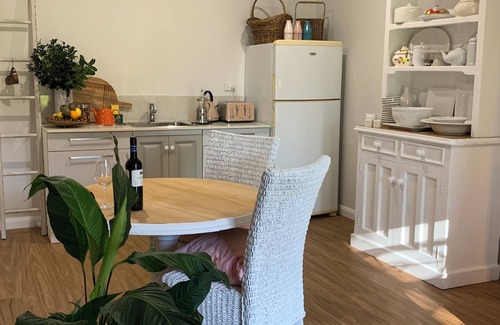Shire of Gatton Apartamento | Nestled at the Base of Toowoomba Range …A beautiful comfortable rural cottage .