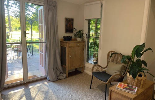 Shire of Gatton Apartamento | Nestled at the Base of Toowoomba Range …A beautiful comfortable rural cottage .