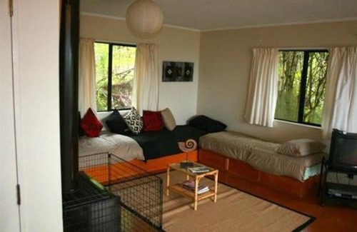 Pukawa Casa | Nestled Atop the Lane - Pukawa Bay Holiday Home