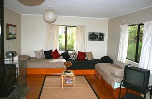 Pukawa Casa | Nestled Atop the Lane - Pukawa Bay Holiday Home