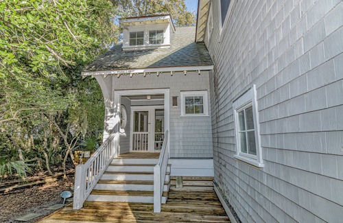 Bald Head Island Casa | Nestled in Keepers Landing neighborhood at this cozy two bedroom home! Access to both clubs