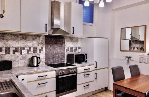 Stresovice Apartamento | Nestled in the Quiet Hills of Prague, 2-bed 1.5 Bath Smart TV and free WiFi