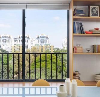 Tel Aviv Apartamento | Neta's Central 3BR Gem Close to the Beach with Bomb Shelter in Tel Aviv