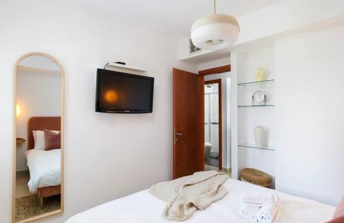 Tel Aviv Apartamento | Neta's Central 3BR Gem Close to the Beach with Bomb Shelter in Tel Aviv