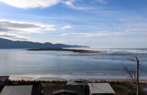 Happy Camp Hideaway Apartamento | Netarts Bay and Ocean Views