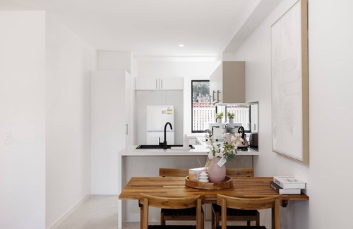 Southport Casa | Netflix, Brand new 4BR,Fast NBN,AC, Free Parking
