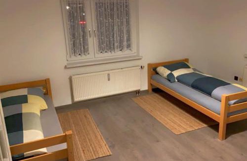 Bruck in der Oberpfalz Apartamento | NEU Ferienwohnung im Naherholungs u Seengebiet