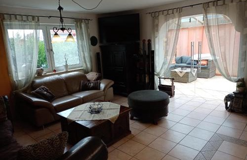 Pyrbaum Casa | NEU Ferienhaus mit Poolhalle und Sauna