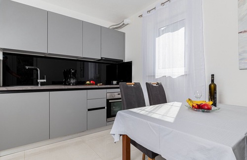 Rabac Apartamento | neues Apartment mit grosser Terrasse