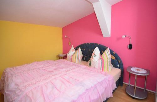 Neustadt am Rennsteig Casa | Neustadt 2BR with Garden, cleaning included