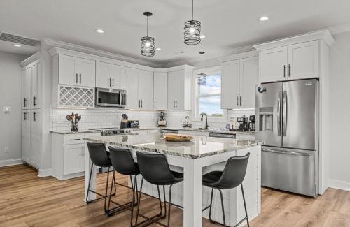 Emerald Isle Casa | Never Lost home