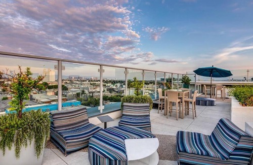 Beverly Hills Apartamento | NEW 1 BD BR LUX West Hollywood: Pool/Parking/Gym