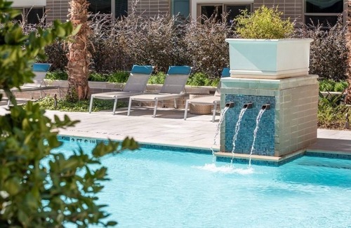 Washington Ave./ Memorial Park Apartamento | *NEW* 1|BDRM APT |POOL VIEWl -MINUTES FROM GALLERIA