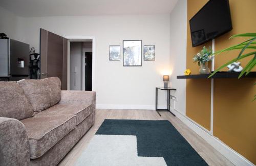Penylan Apartamento | NEW 1 Bed Flat next to Roath Park w/Street Parking
