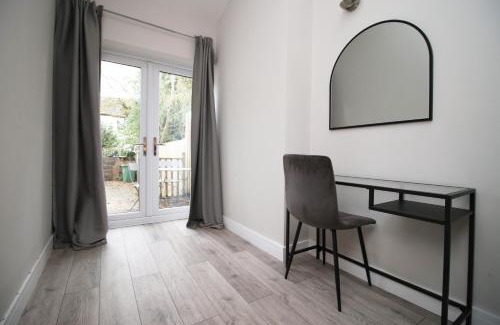 Penylan Apartamento | NEW 1 Bed Flat next to Roath Park w/Street Parking