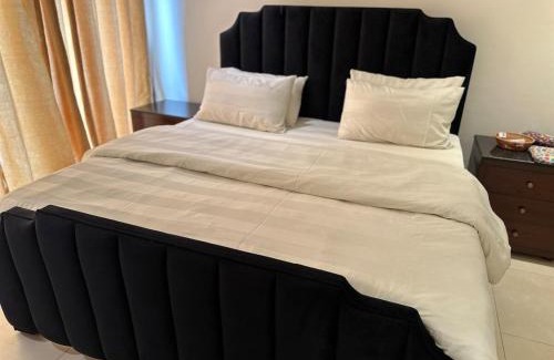 Lahore Apartamento | NEW 1 Bed Studio heart of Lahore l Kalma Chowk l Indigo Boutique Apartments