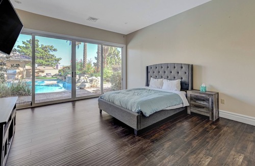 Spring Valley Villa | NEW: #1 VEGAS Luxurious Vacation VILLA Movie Theater +7min to Strip! ⭐️⭐️⭐️⭐️⭐️