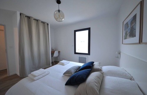 Leognan Casa | NEW 114M2 HOUSE with JACUZZI (sleeps 6)