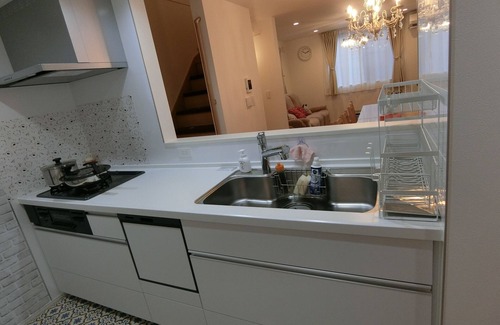 Toshima Casa | New 141 sq.m. 5LDK detached house with rooftop balcony. Six-minute walk from Kanamecho Station. From major stations, it is 2 minutes to Ikebukuro by train, 12 minutes to Shinjuku 3-chome, 18 minutes to Shibuya, and 24 minutes to Ginza 1-chome.