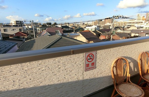 Toshima Casa | New 141 sq.m. 5LDK detached house with rooftop balcony. Six-minute walk from Kanamecho Station. From major stations, it is 2 minutes to Ikebukuro by train, 12 minutes to Shinjuku 3-chome, 18 minutes to Shibuya, and 24 minutes to Ginza 1-chome.