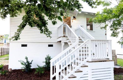 North Carolina Coast Casa | NEW! 1937 Coastal Cottage by Beach, Boardwalk, & Lake!