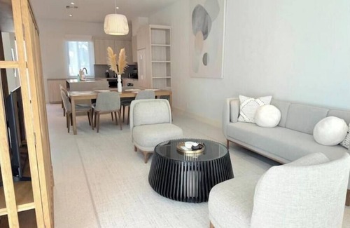 Westwind Apartamento | New 1bd Gated Pool Beach and Gym access