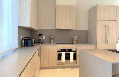 Westwind Apartamento | New 1bd Gated Pool Beach and Gym access