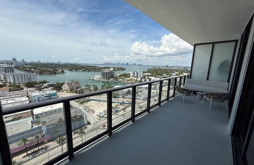 North Beach Apartamento | New 1bed 1.5bath 20th floor amazing views