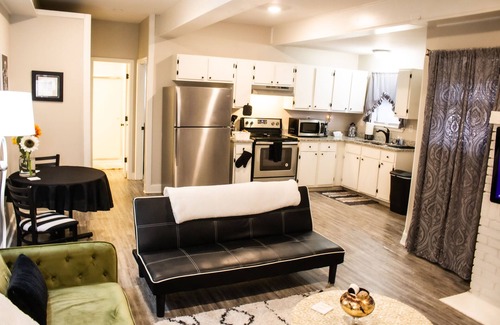 Wesley Heights Apartamento | ♥NEW 1BR Apt|Walk to UPTOWN+FREE Parking|★ ★ ★ ★ ★
