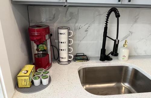 Passyunk Square Apartamento | New 1BR Walk to Pats & Genos