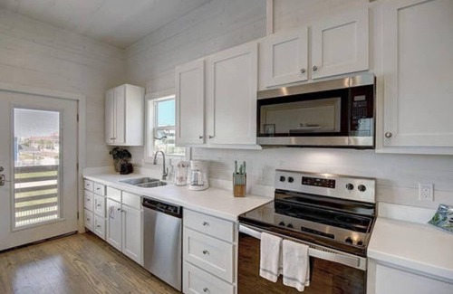 Port Aransas Casa | New 2 Bedroom Bungalow. Your Next Cozy Getaway!