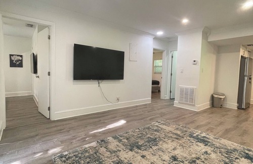 South Middle River Casa | NEW 2-bedroom unit lovely Fort Lauderdale w/ AC, WiFi & AMAZING PRIVATE PATIO