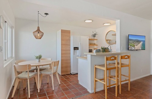 Carpinteria Condominio | NEW 2 BR Condo I Carpinteria. Lovely Sunsets & Walk Everywhere!