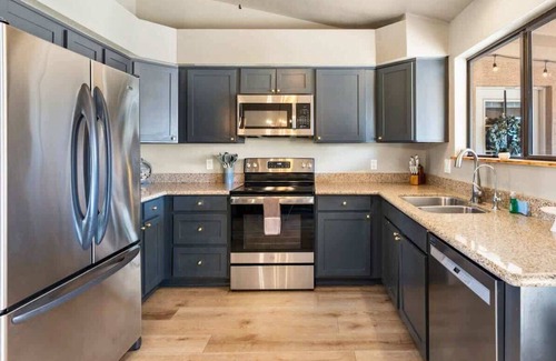 Westgreen Estates Casa | *NEW* 2 Homes in 1! Casita, Heated Pool, Fire Pit!