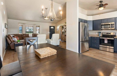 Westgreen Estates Casa | *NEW* 2 Homes in 1! Casita, Heated Pool, Fire Pit!
