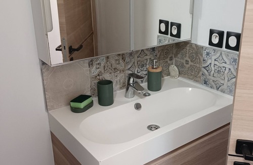 Forcalqueiret Condominio | New 2-room house in property annex in Green Provence