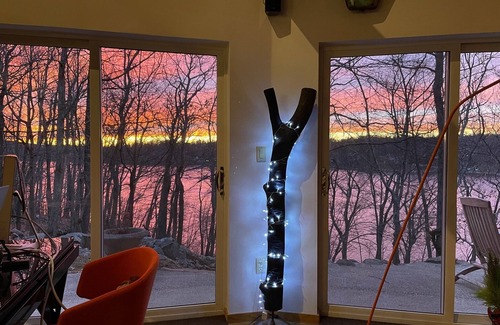 Walton Park Casa | NEW – 2 Side-by-Side Lake Homes Sleep 17 Pet Friendly 2 Private Docks -1 hr NYC