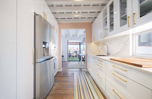 Vilanova I la Geltru Apartamento | NEW! 2-Story Design Loft w/ POOL | Tru by Palmera