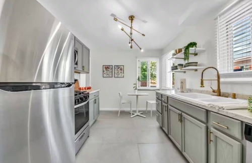 Detroit Casa | NEW 20% OFF - Grosse Pointe/Detroit Relaxing Home