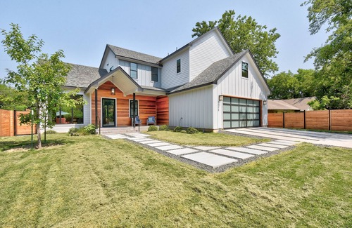 Galindo Casa | New 2023 Home, Cool Pool, 4Bed 3.5Bath, Patios, in great South Austin!