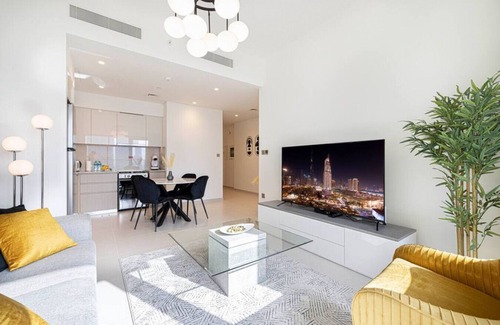 Downtown Dubai Apartamento | New 2B | Burj Khalifa | Dubai Mall | 2 Pools | Gym