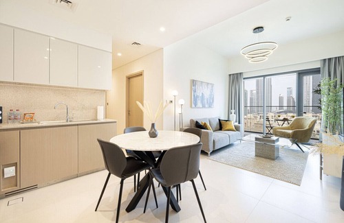 Downtown Dubai Apartamento | New 2B | Burj Khalifa | Dubai Mall | 2 Pools | Gym