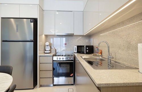 Downtown Dubai Apartamento | New 2B | Burj Khalifa | Dubai Mall | 2 Pools | Gym