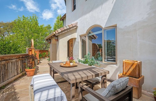 Santa Barbara Apartamento | NEW 2BD 1BA Casita Vista - Serenity Between Mountains and Sea!