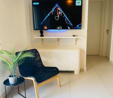 Kallithea Apartamento | New 2BD aprt with Shared Rooftop Pool D3
