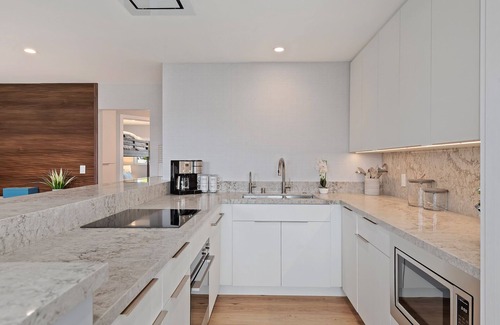 Carpinteria Condominio | NEW 2BD Luxury Beachfront Condo in Carpinteria. Stunning Ocean Views!