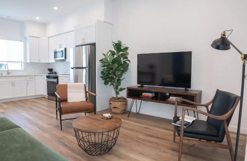 North Hollywood Casa | New 2BR Family Home Nr Universal
