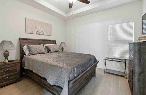 Harlingen Casa | New 3 bedroom, 2 bath, 4 Beds, 2 car garage with all new furnishings!