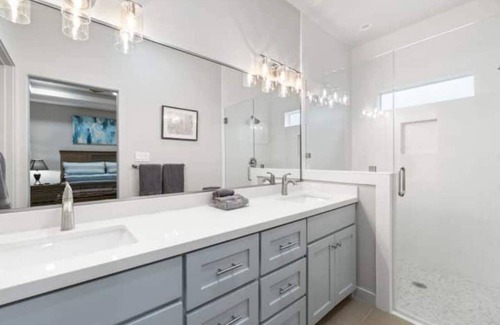 Harlingen Casa | New 3 bedroom, 2 bath, 5 beds, 2 car garage Home!