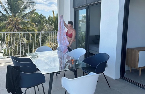 Pointe aux Canonniers Apartamento | New 3-bedroom apartment with swimming pool, on the seafront.